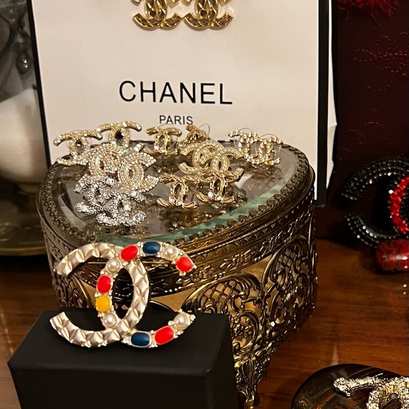 🌹AUTHENTIC CHANEL BROACH - Picture 3 of 5